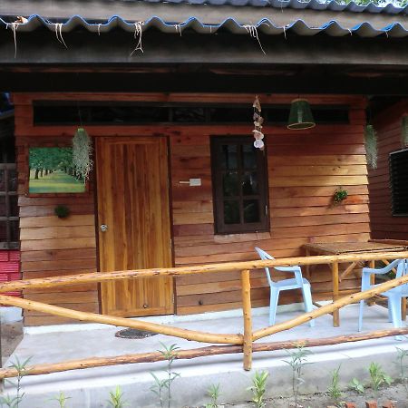 Hans Strand Bungalows Ko Lanta Esterno foto