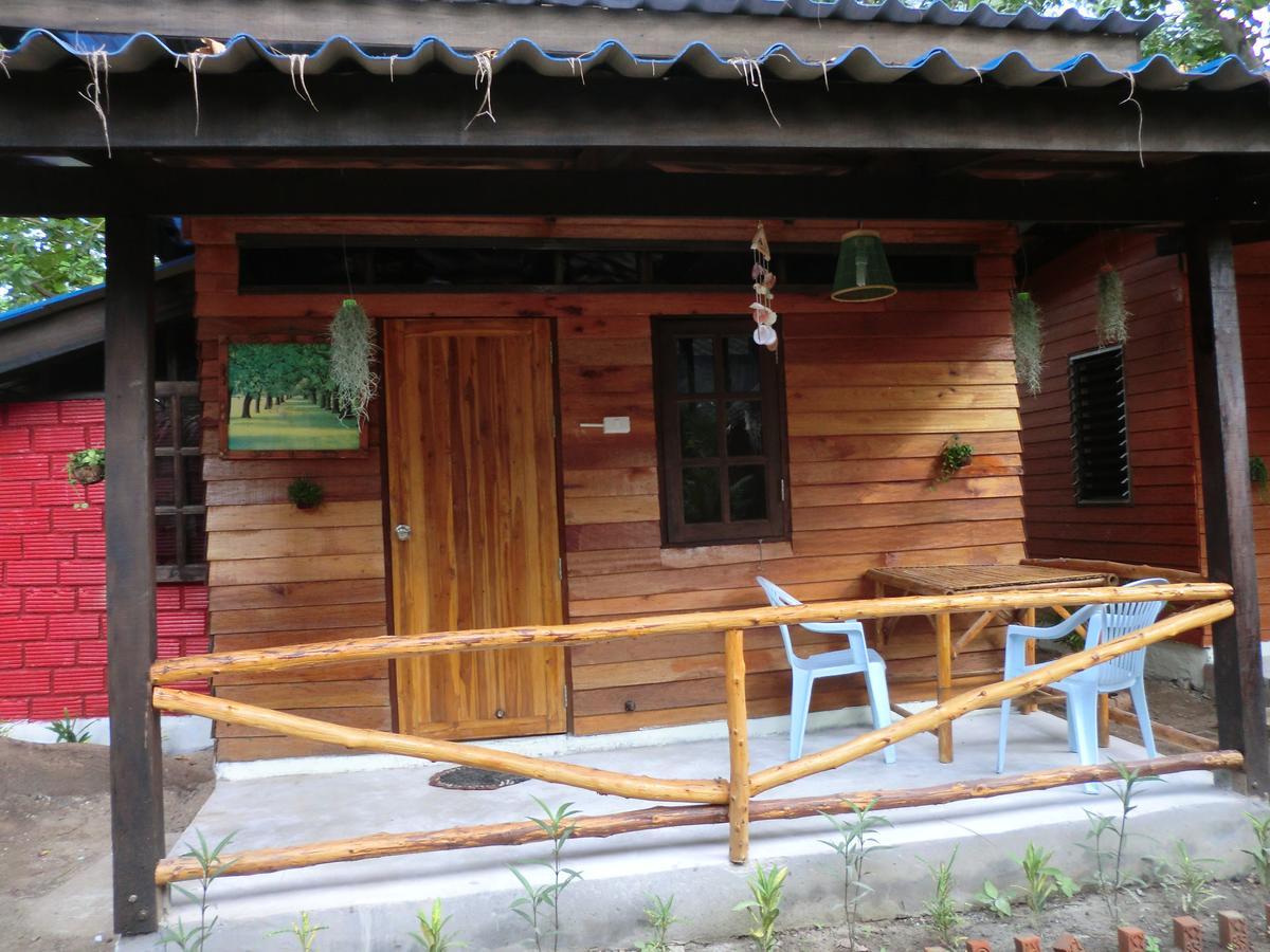 Hans Strand Bungalows Ko Lanta Esterno foto