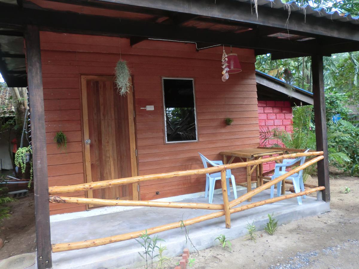 Hans Strand Bungalows Ko Lanta Esterno foto