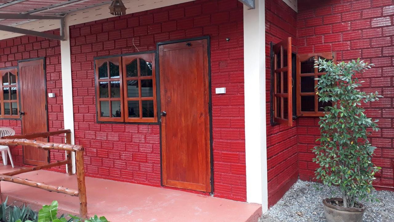 Hans Strand Bungalows Ko Lanta Esterno foto