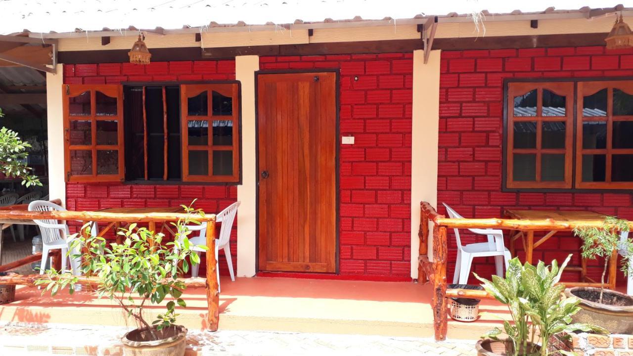 Hans Strand Bungalows Ko Lanta Esterno foto